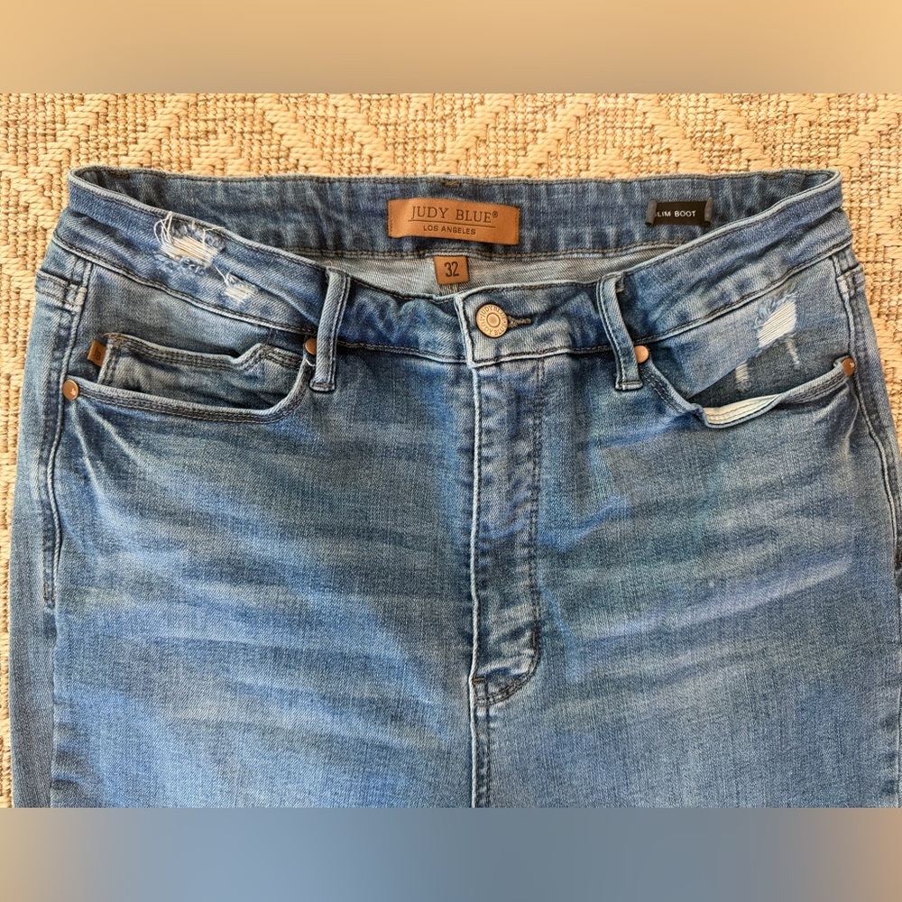 Judy Blue High Waisted Tummy Control Vintage Wash Slim Boot Jean, Size 32 (14) - Picture 7 of 12